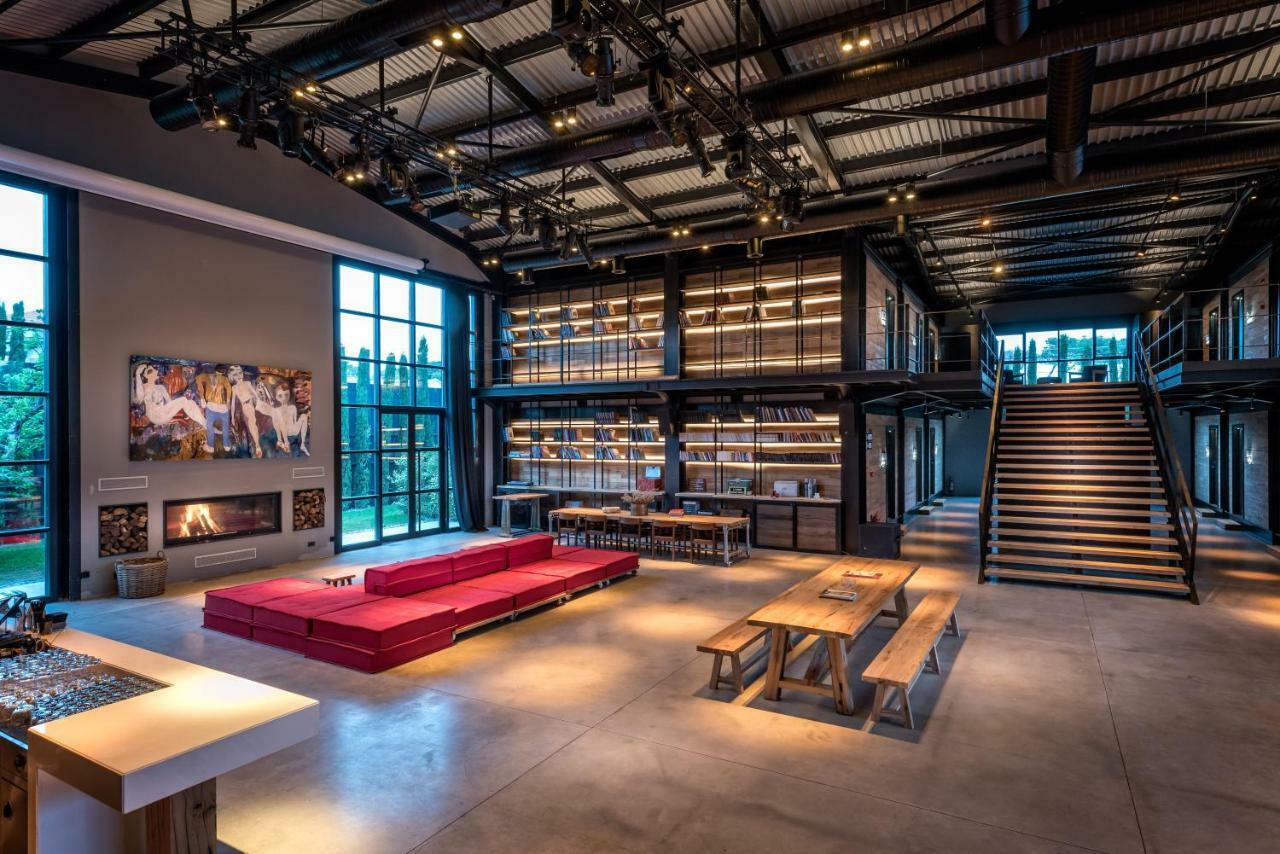 Warehouse By The Stay (Adults Only) อาเลอเจอติ ภายนอก รูปภาพ